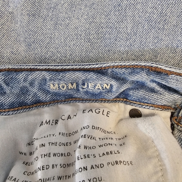 American Eagle Distressed Mom Jean Light Blue Women's Jeans - Picture 13 of 14